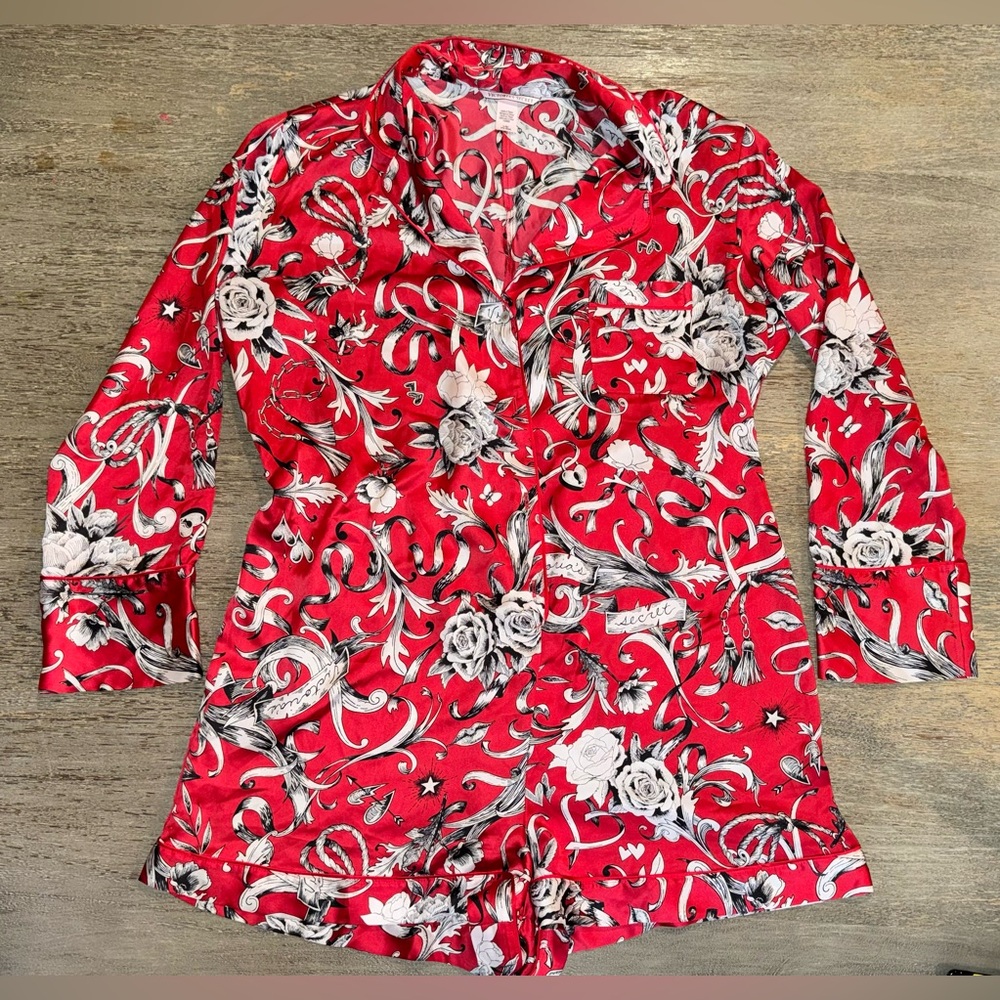 Victoria's Secret Red and White Floral Sleep Romper, size large - Picture 2 of 5